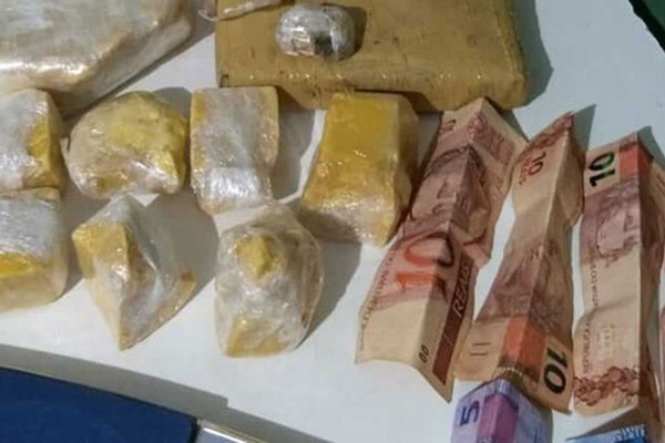 Polícia Militar apreende grande quantidade de crack escondida em sofá no Jardim Esperança