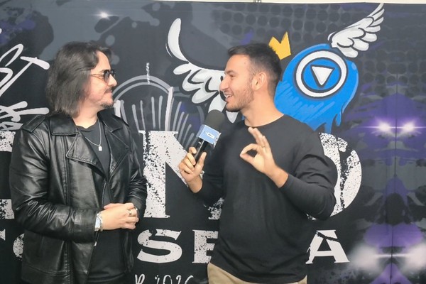 Dino Fonseca concede entrevista ao Patos Hoje, fala da careira e promete grande show; veja ao vivo