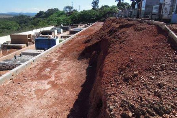 Vereadores aprovam projeto para amenizar falta de vagas no Cemitério Municipal