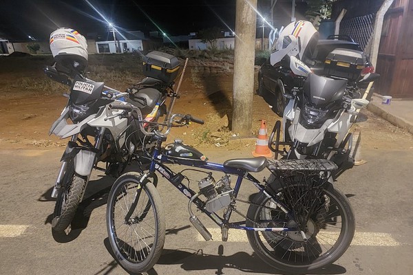 PM intensifica operações de trânsito e apreende motos irregulares e bicicletas motorizadas em Patrocínio