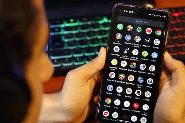 AGU pede decisão urgente contra fraudes e violência nas redes sociais