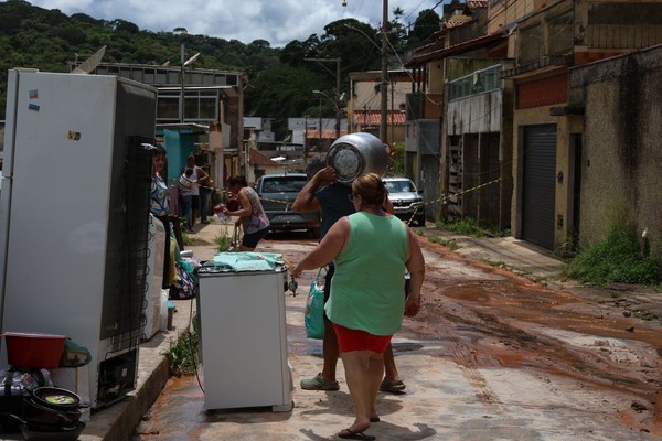 Mortes causadas pelos temporais em Juiz de Fora e Ubá chegam a 53