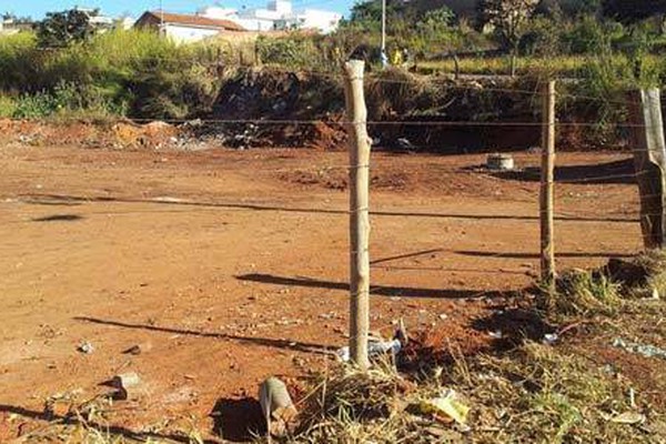 Carroceiro de 39 anos é preso por despejar lixo no final da avenida Padre Almir