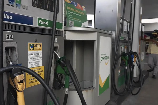 Petrobras reduz preço da gasolina para as distribuidoras