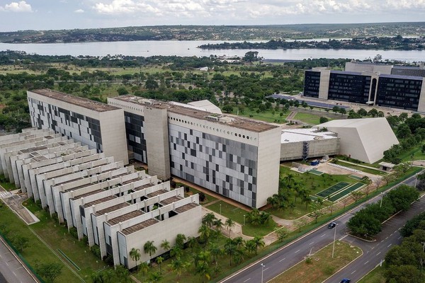 STJ critica ingerência externa no Judiciário brasileiro