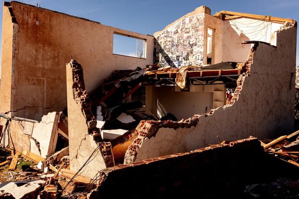 Famílias atingidas por tempestade no Paraná vão receber até R$ 50 mil