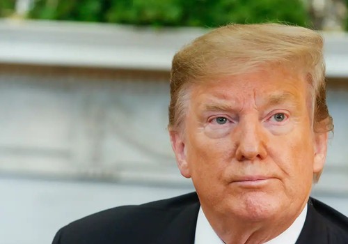 Para Nobel de Economia, Trump usa tarifas para proteger ditadores