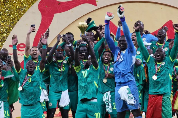 Após confusão, Senegal é campeão da Copa Africana de futebol