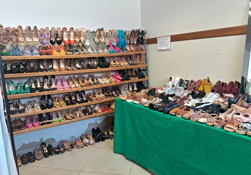 Bazar de Santo Antônio reúne milhares de produtos a partir de R$5,00, em Patos de Minas