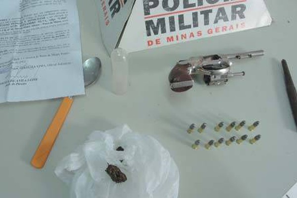Em ação conjunta, policiais civis e militares apreendem arma no Abner Afonso