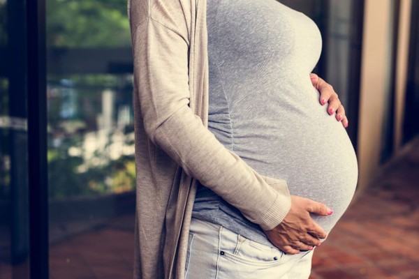 Adolescente virgem que recebeu exame de gravidez positivo não será indenizada em MG