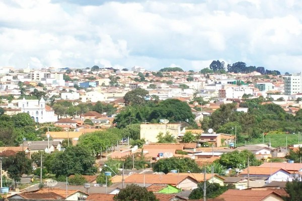 Vigilância Sanitária aponta irregularidades e interdita mutirão de consultas oftalmológicas em Carmo do Paranaíba
