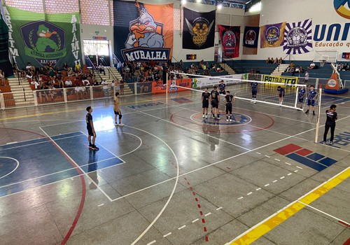 Torcidas e atletas fazem a festa nas finais dos Jogos Universitários do Unipam, neste domingo
