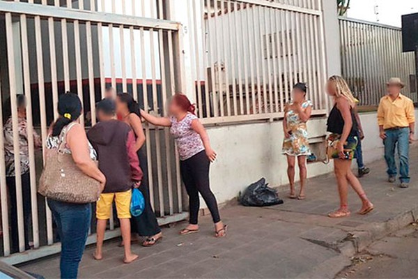 Briga começa em ônibus de trabalhadores rurais e acaba na delegacia em Patos de Minas