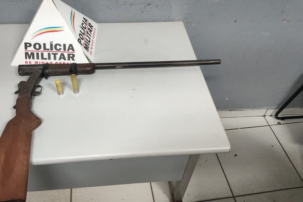 Homem efetua disparo, faz ameaça e acaba preso após bater em caminhão parado em Patos de Minas