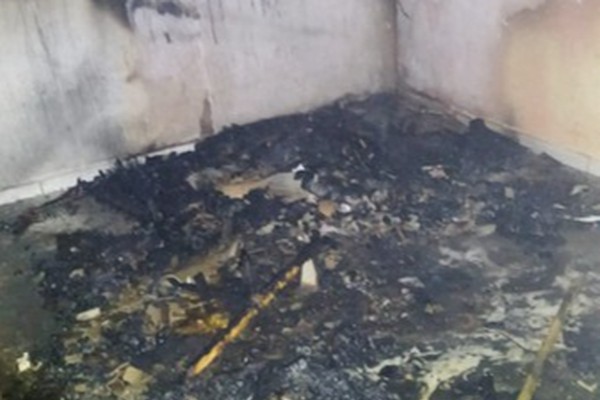 Viciado no “Tigrinho”, homem é abandonado pela esposa e põe fogo na casa em João Pinheiro