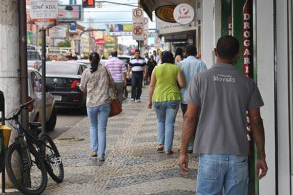 Comércio patense começa a funcionar em novo horário para facilitar as compras de Natal
