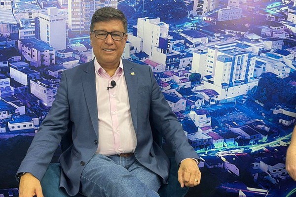 No Contraponto, Carlos Viana diz que partido Novo é clube de milionários que age com interesses próprios