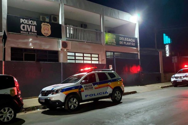 Paciente aciona a polícia e diz que foi agredido por médicos de clínica no centro de Patos de Minas