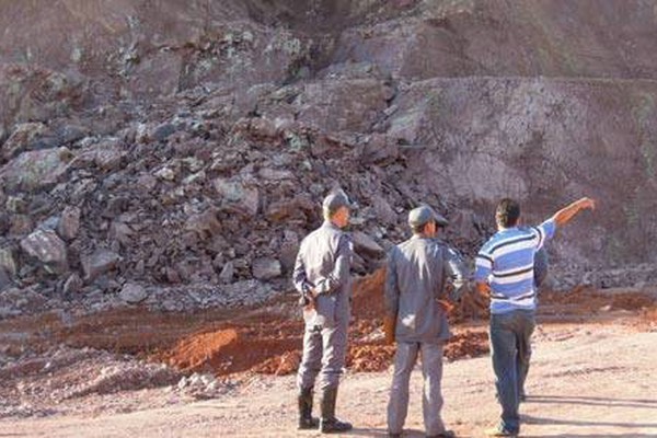Deslizamento de barranco nas obras de prolongamento da Fátima Porto preocupa