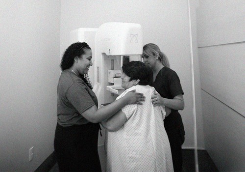 Outubro Rosa: a importância da mamografia para identificar lesões e o câncer de mama em fases iniciais
