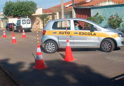 Exame toxicológico passará a ser obrigatório também para quem vai obter a primeira habilitação A ou B