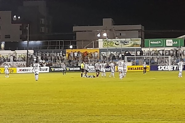 No confronto do líder contra o lanterna, deu o lanterna! URT vence o Atlético por 1 a 0