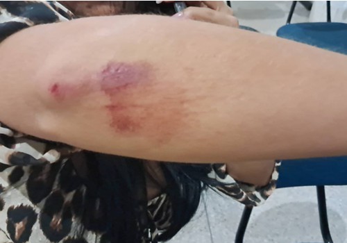 Comerciante é preso por arrastar esposa no asfalto após discussão por ciúmes em Patos de Minas