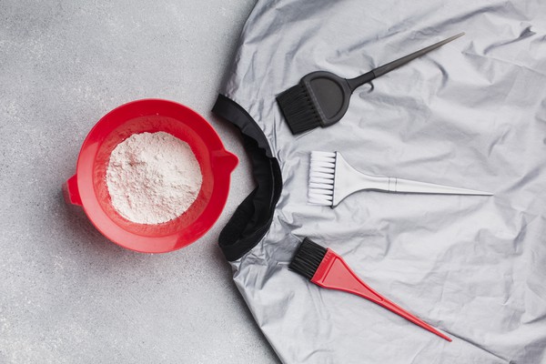 Coloração e tonalizante capilar: quais as diferenças entre cada um?