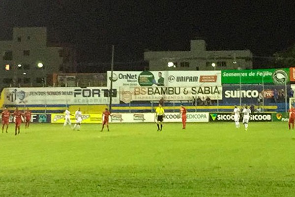 Djalma Silva perde pênalti no último minuto e URT só empata em 1 a 1 com o Boa Esporte