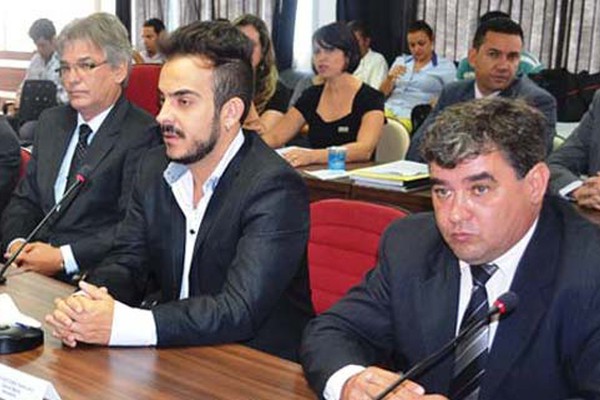 Câmara rejeita projeto que instituía a carga de seis horas na Prefeitura de Patos de Minas