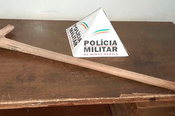Homem é preso após denúncia de que alguém estava arrombando um contêiner com uma picareta em Patrocínio