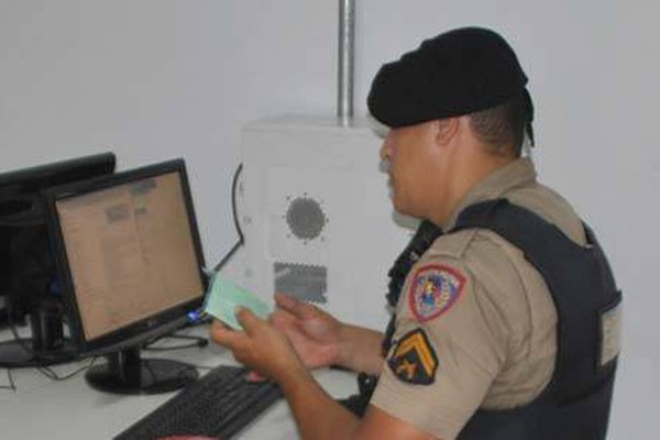 Jovem de 19 anos perde mais de três mil reais em “golpe do achado”