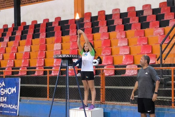 Alunos de 16 escolas do município participam da abertura da Olimpíada Estudantil Patense Mirim