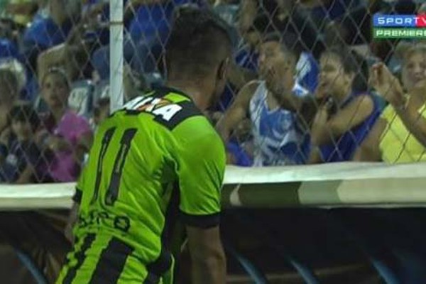 URT identifica torcedor que cuspiu em jogador do América e registra ocorrência policial