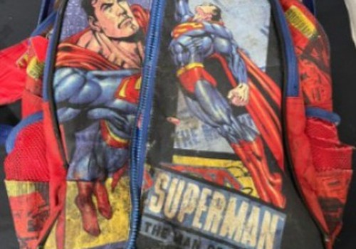 PM flagra suspeito caminhando com mochila infantil à noite e prende dupla por furto em construção