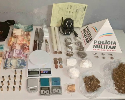 Operação prende três pessoas e apreende grande quantidade de drogas, em Patos de Minas