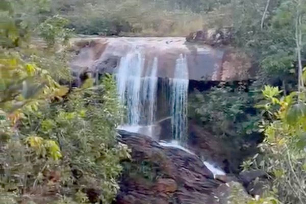 Homem fica ferido após cair na Cachoeira da Taboca e mobiliza socorro em local de difícil acesso