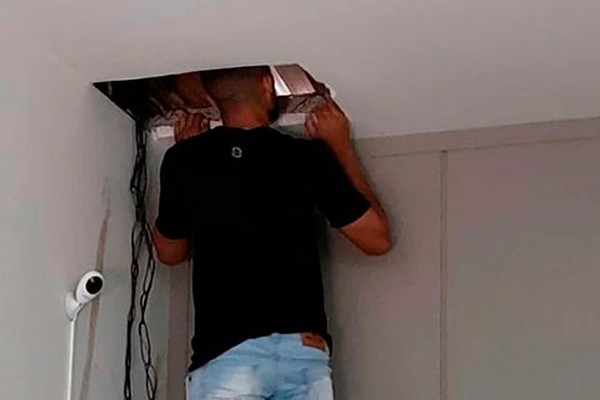 Ladrões usam corda e maçarico para arrombar e furtar loja de celulares em Patos de Minas