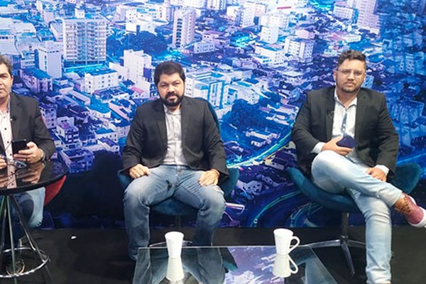 Contraponto repercute novo salto dos casos positivos de coronavírus e 100% de UTIs ocupadas
