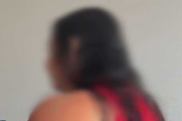 Mãe denuncia perseguição e constrangimento após escola pedir para aluna faltar no dia do aniversário do colega