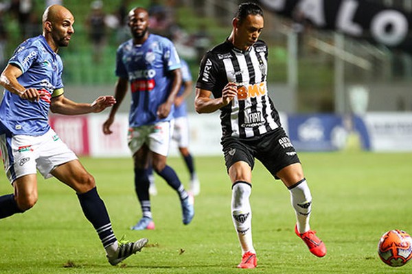 URT tem gol legal anulado, leva dois gols irregulares e acaba sendo goleado pelo Atlético