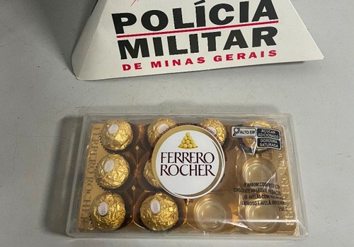 Homem é preso em flagrante por furtar chocolates e desodorante em supermercado de Patos de Minas
