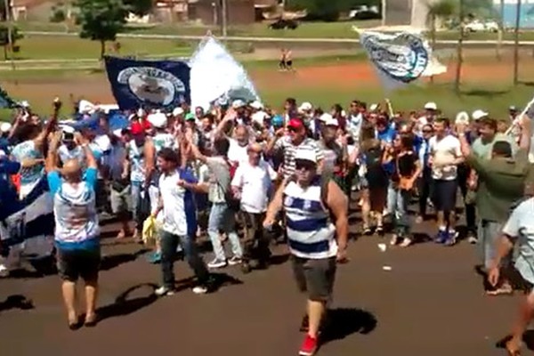 Com uma rodada de antecedência, torcedores da URT comemoram classificação histórica
