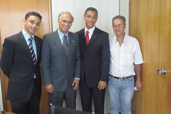 Lideranças de Carmo do Paranaíba vão à Brasília buscar recursos para o transporte de alunos