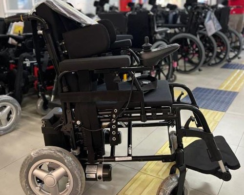 Centro de Reabilitação Totó Veloso entrega mais de 300 cadeiras adaptadas para pacientes de Patos de Minas e região