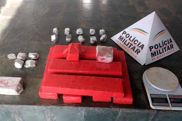 PM apreende mais de 6kg de maconha e leva 4 indivíduos para a delegacia em Patos de Minas