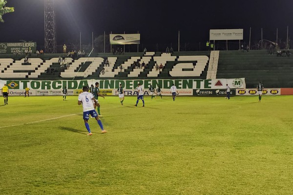 Mamoré sai na frente, mas falha na zaga e só empata com o Aymores no Estádio Bernardo Rubinger