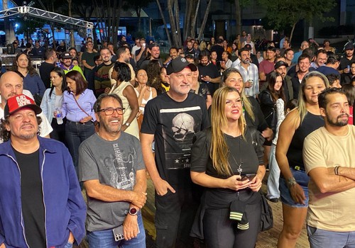 O Gabba canta para uma plateia especial, repleta de amigos e fãs na Fenapraça 2026; veja ao vivo