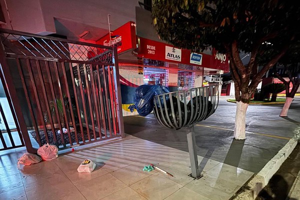 Motorista acaba preso após bater em lixeira na Avenida Fátima Porto